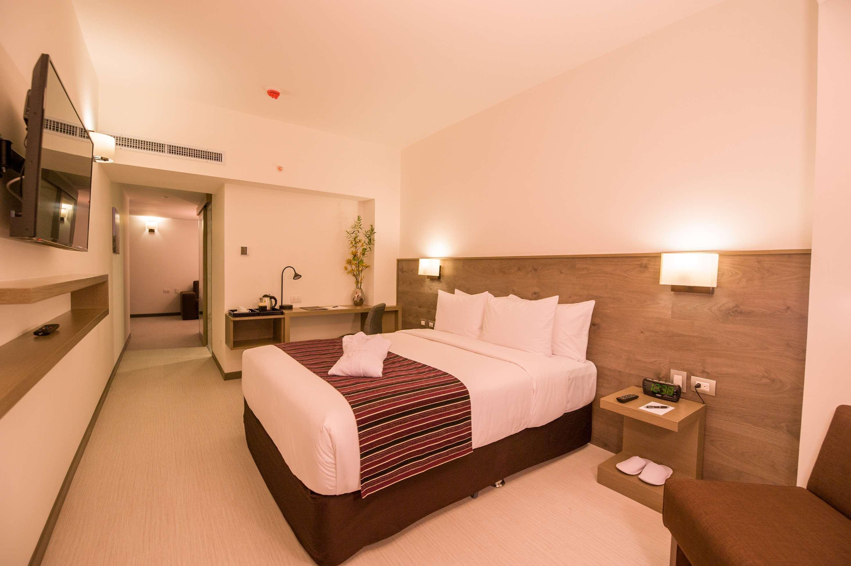 Best Western Posada Royale Hotel y Suites Simi Valley Exterior foto