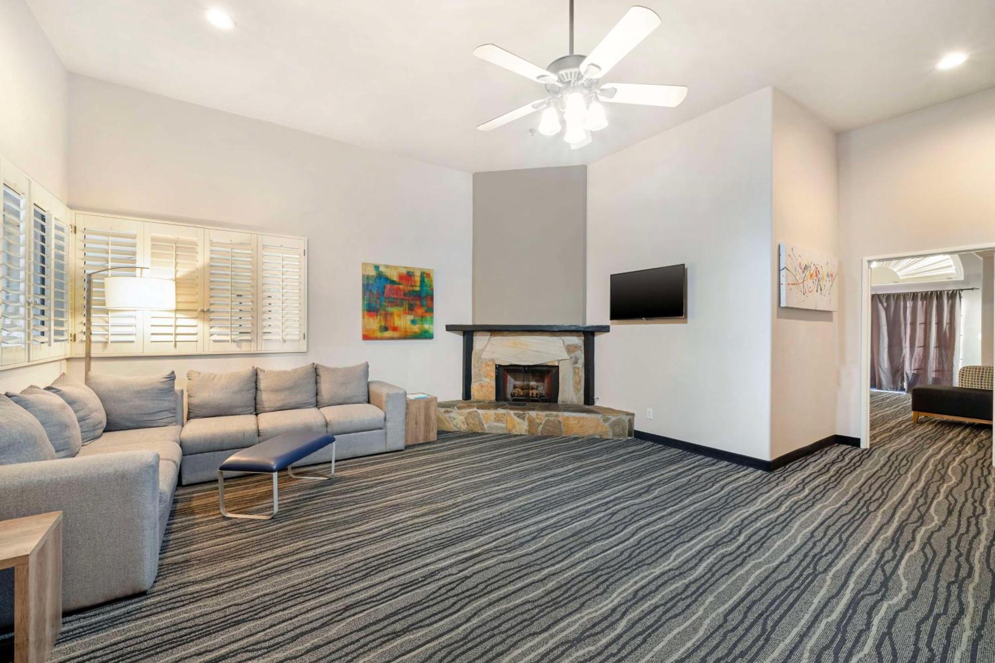 Best Western Posada Royale Hotel y Suites Simi Valley Exterior foto