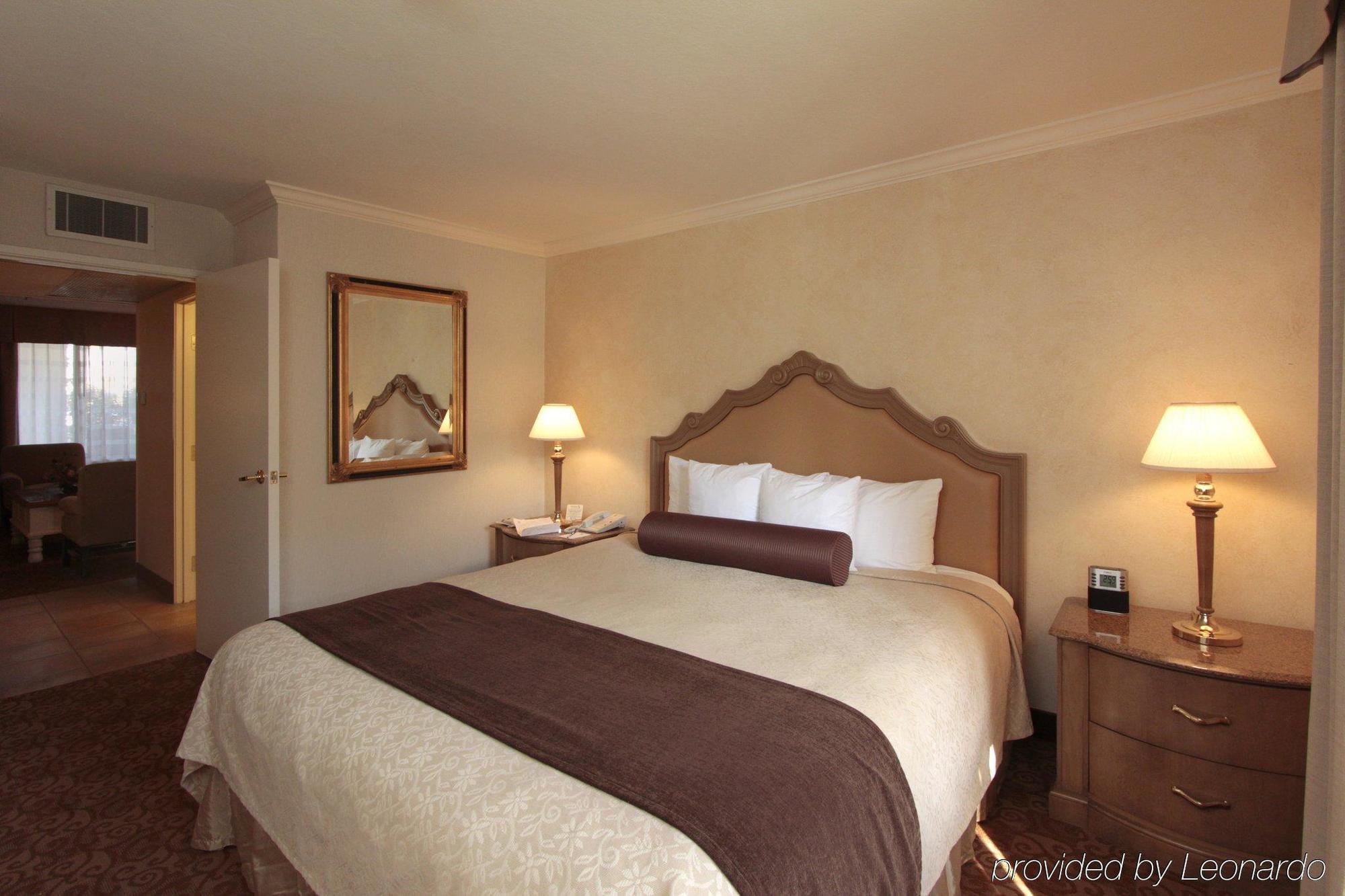 Best Western Posada Royale Hotel y Suites Simi Valley Exterior foto
